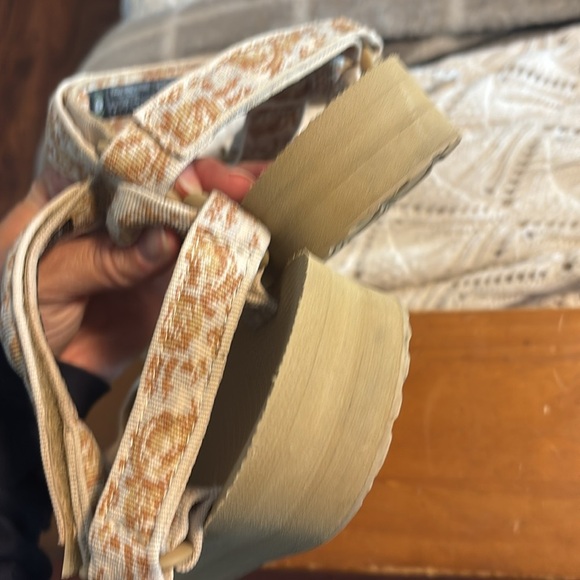 Platform Teva Floral Sandals in Cream and Brown - Picture 4 of 5